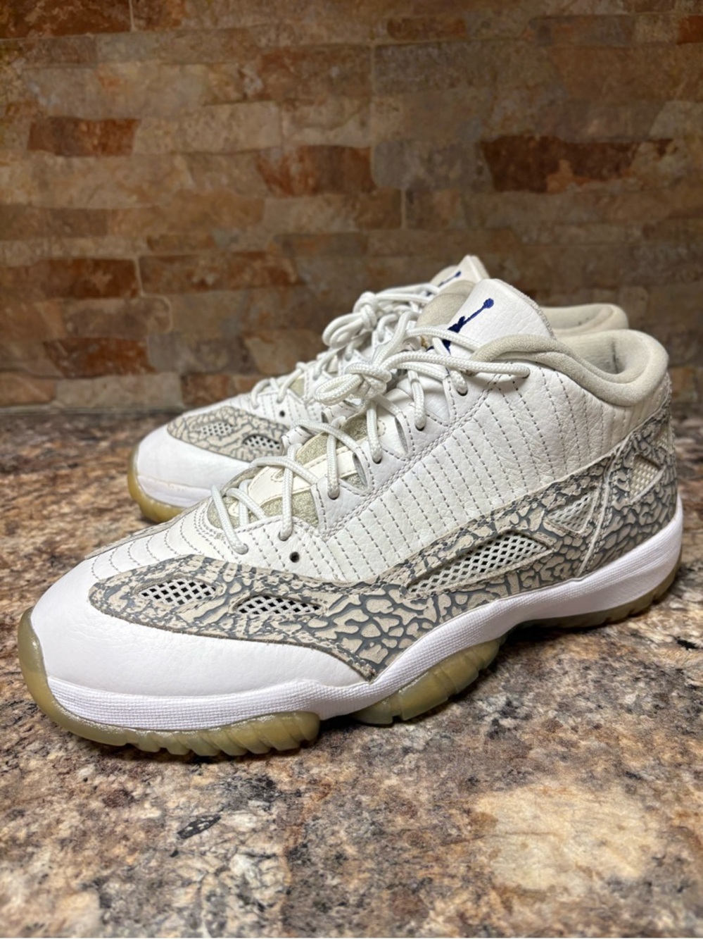 Air Jordan 11 Low IE Cobalt 2015 Size 8